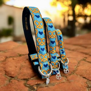 Collier BLUE BRETZEL