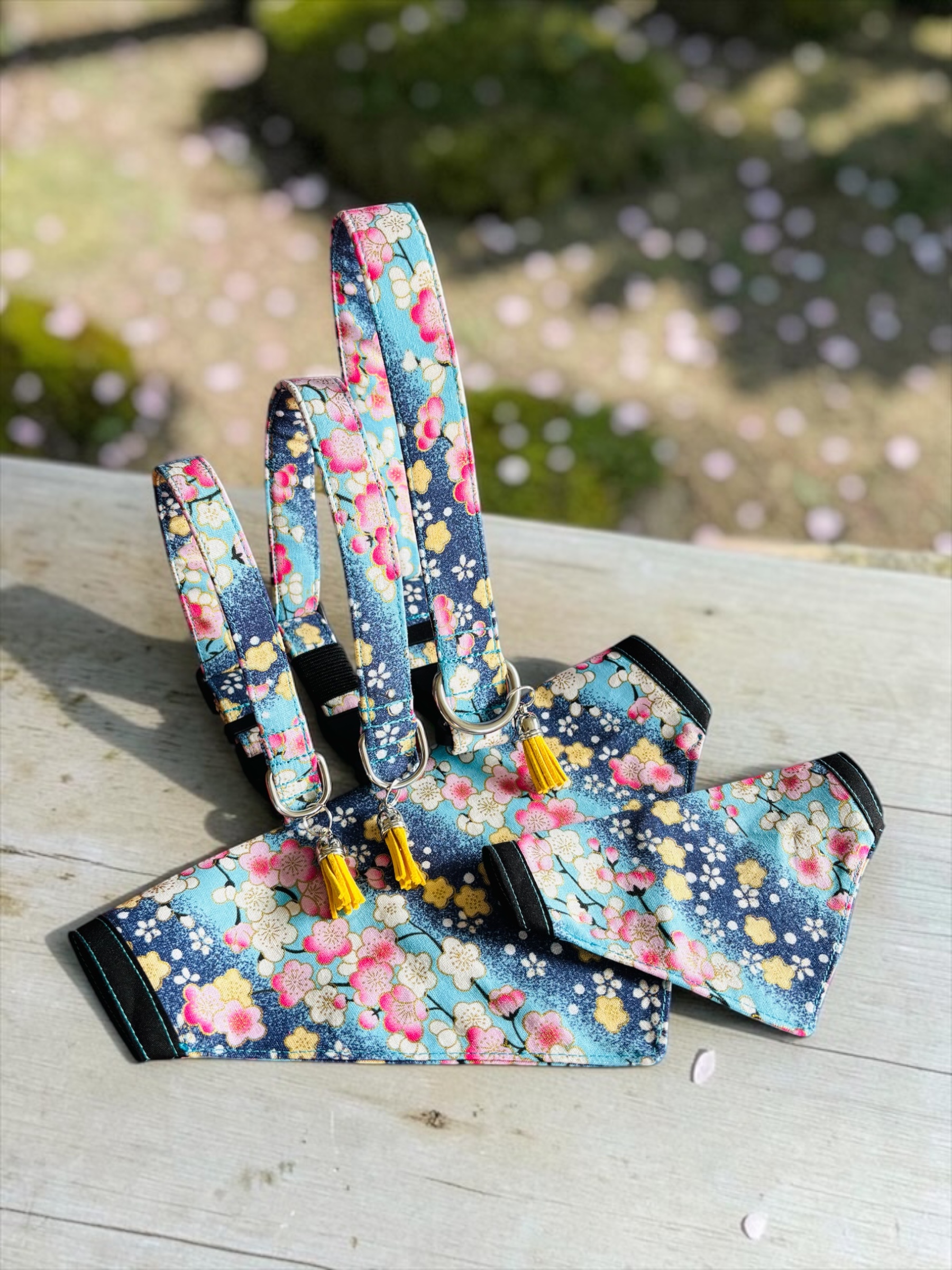 Collier BLUE SAKURA